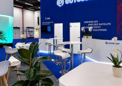 modern_corporate_exhibition_booth_design_light